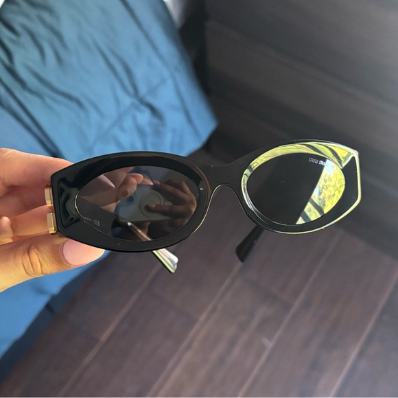 Black Sunglasses with Case